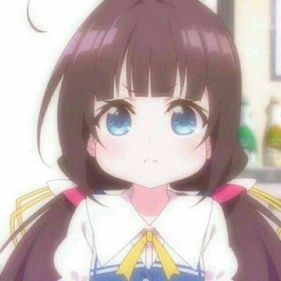 保姆将幼童关狗笼自己只顾玩手机